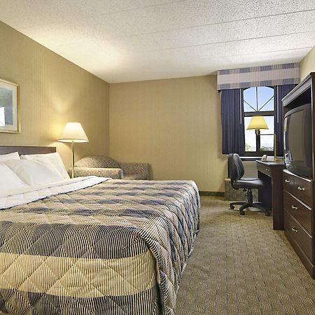 Days Inn By Wyndham Reading Wyomissing Room photo