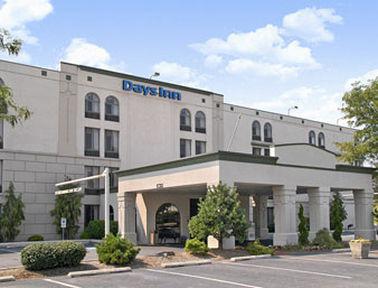Days Inn By Wyndham Reading Wyomissing Exterior photo