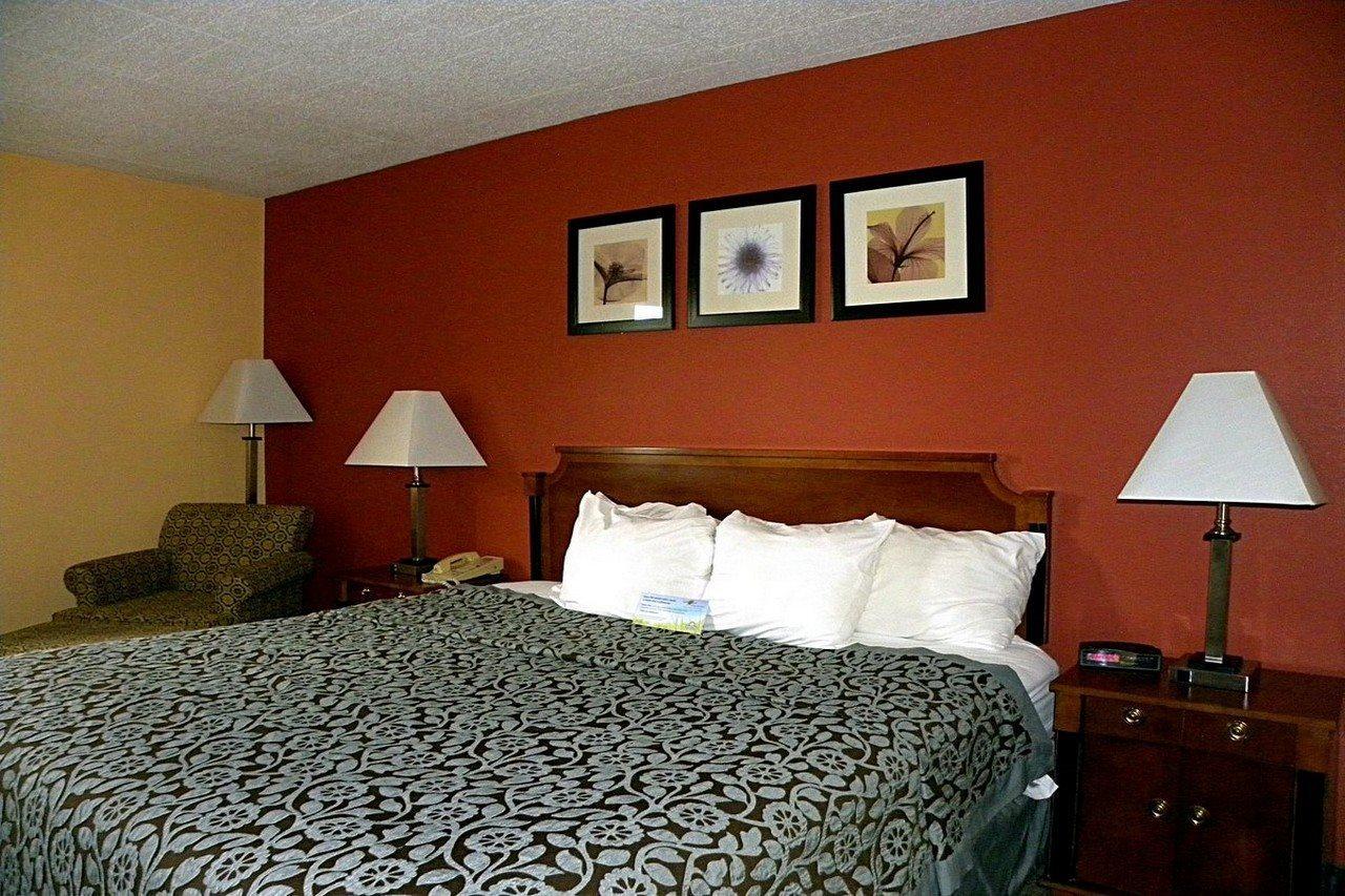 Days Inn By Wyndham Reading Wyomissing Exterior photo