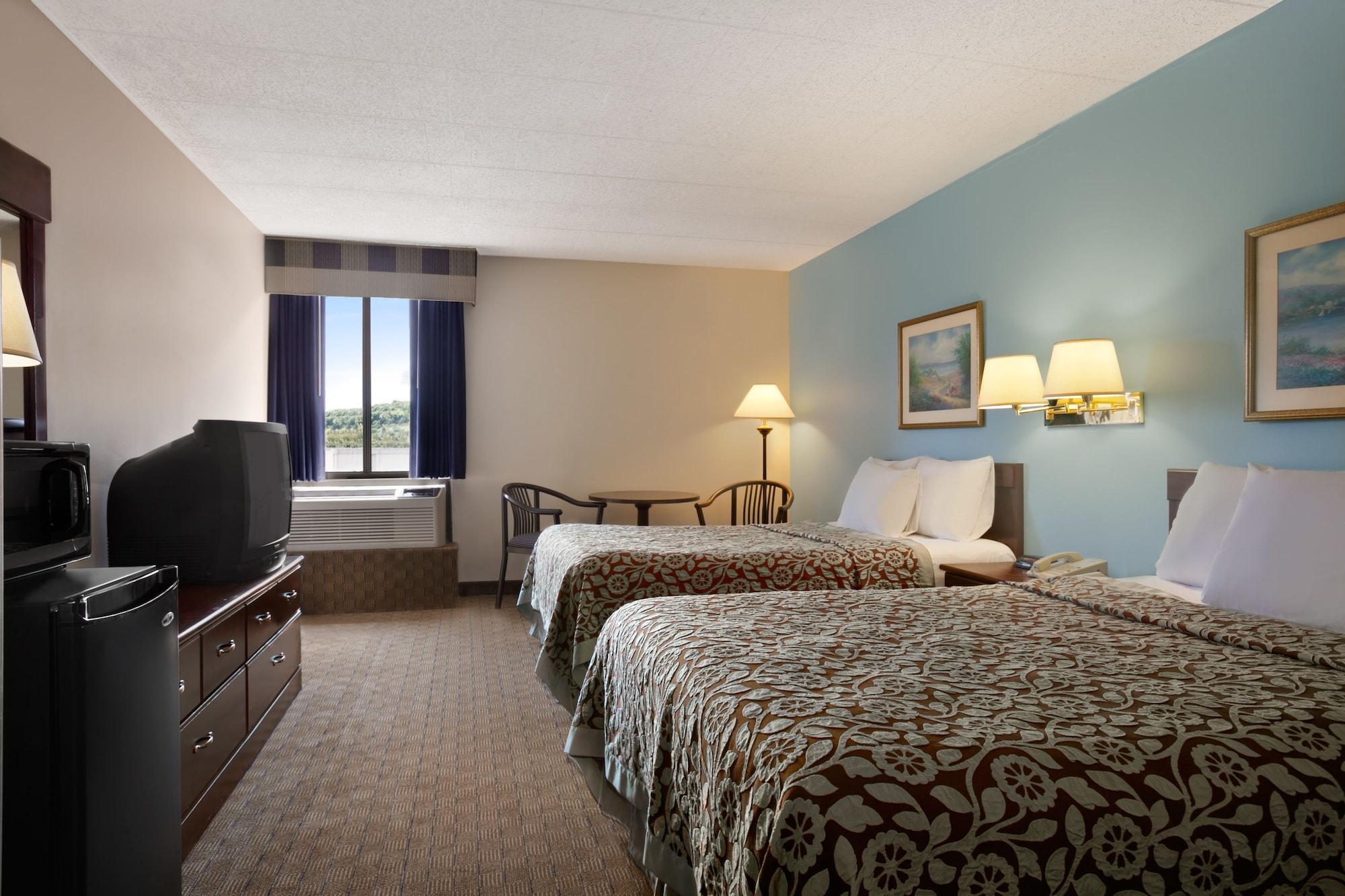 Days Inn By Wyndham Reading Wyomissing Exterior photo